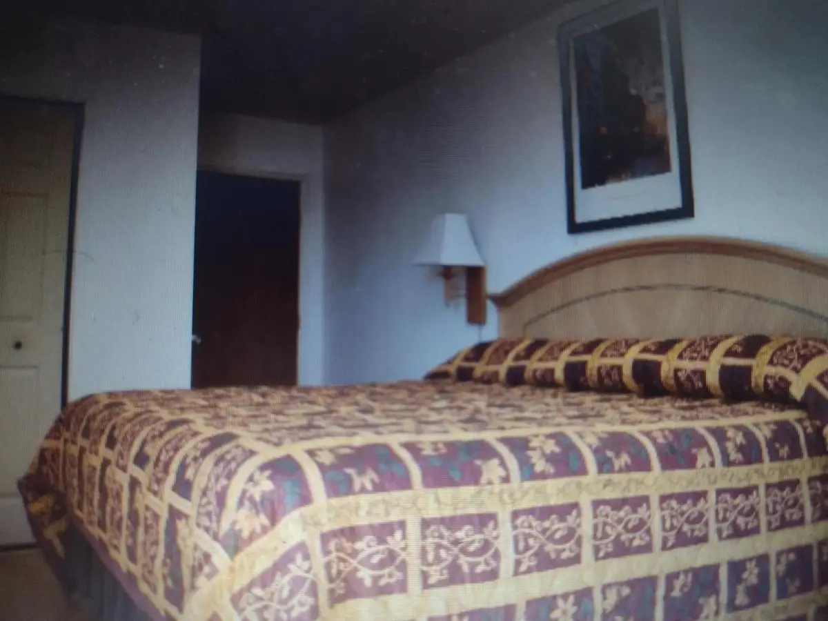 Budget Inn & Suites Lowest Price,Best Value!!! 6