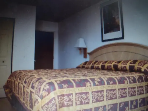 Budget Inn & Suites Lowest Price,Best Value!!! 6